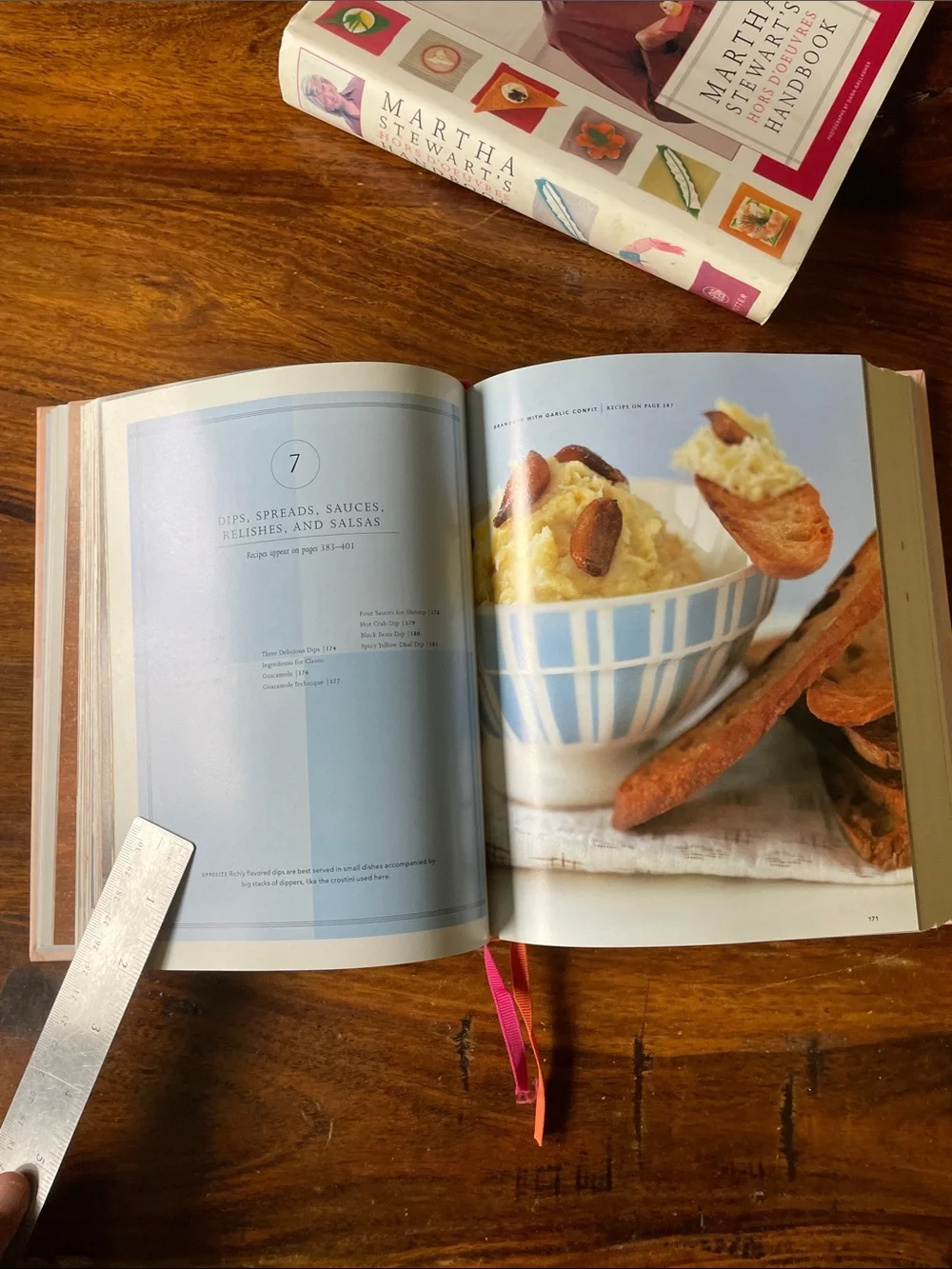Martha Stewart Hors D’Oeuvres Handbook (C)1999 First Edition + First Printing